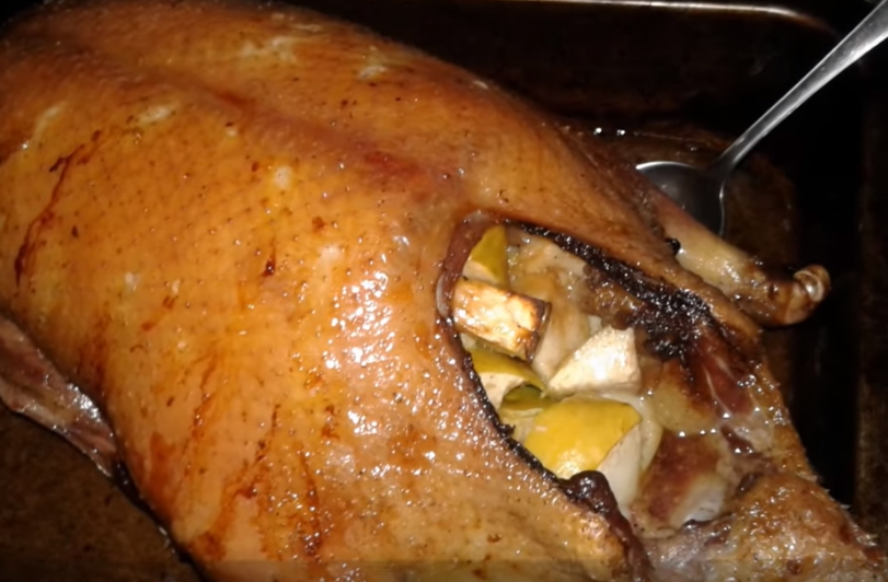 Как приготовить индоутку в духовке, чтобы мясо было мягким и сочным: рецепты с фото пошагово (видео)