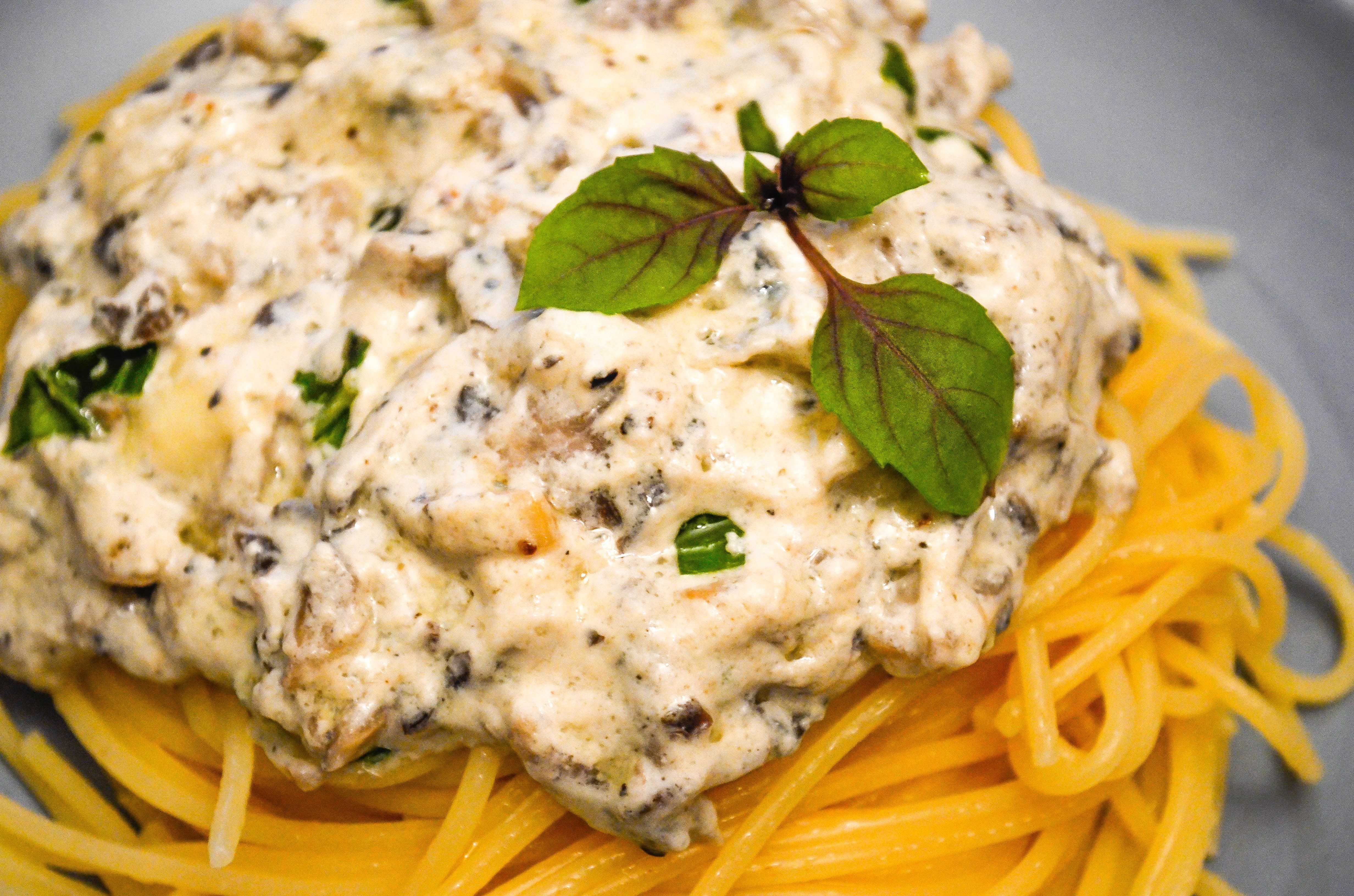 Курица с макаронами в сливочном соусе — самые вкусные рецепты