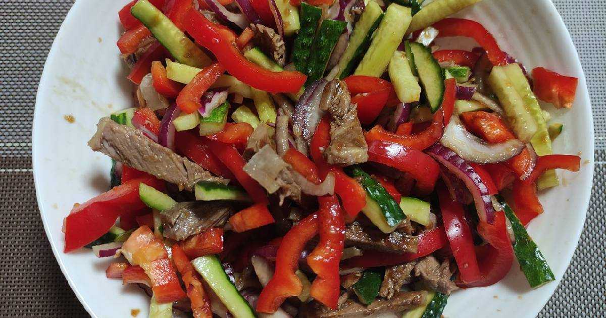 Салаты с корейской морковью, мясом и овощами