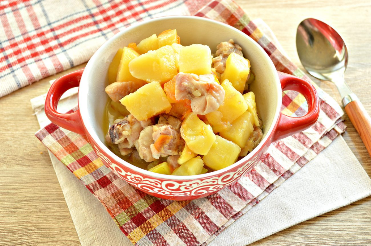 Тушеная картошка с курицей на сковороде: пошаговый рецепт с фото