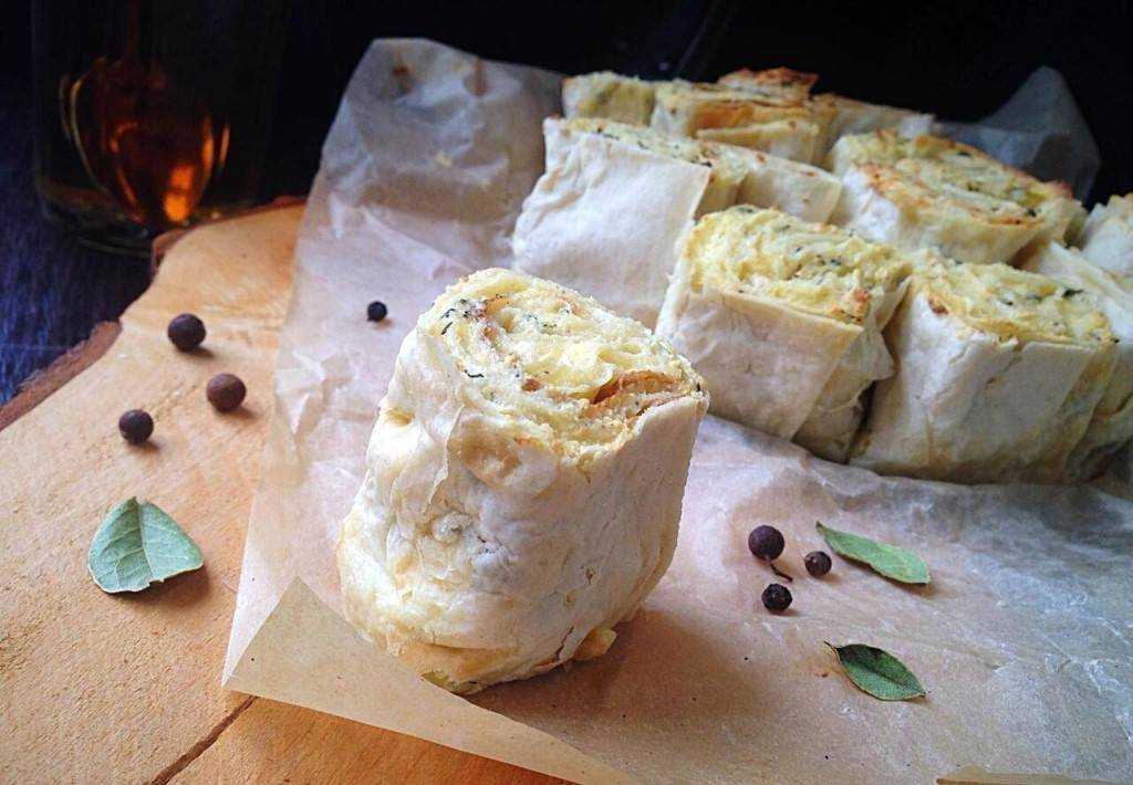 Рулет из лаваша с творогом: 5 вкусных рецептов