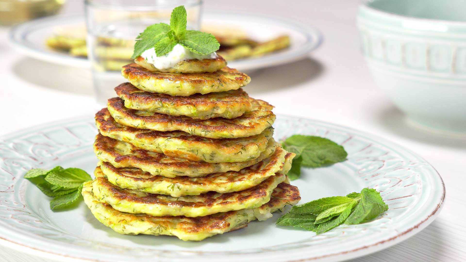 Оладьи из кабачков — самые вкусные и простые рецепты