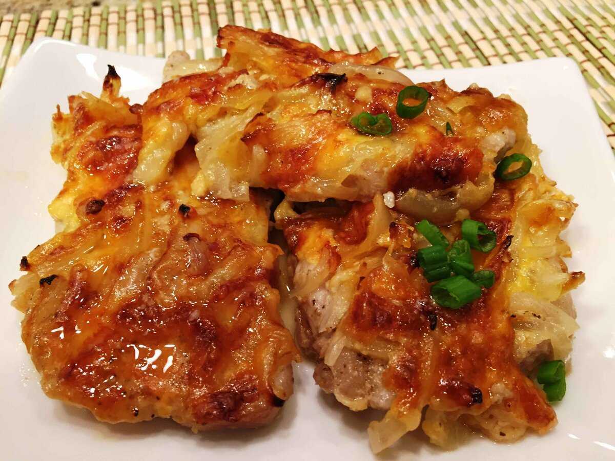 Рецепт стейка из грудки индейки в духовке с помидорами и сыром | меню недели
