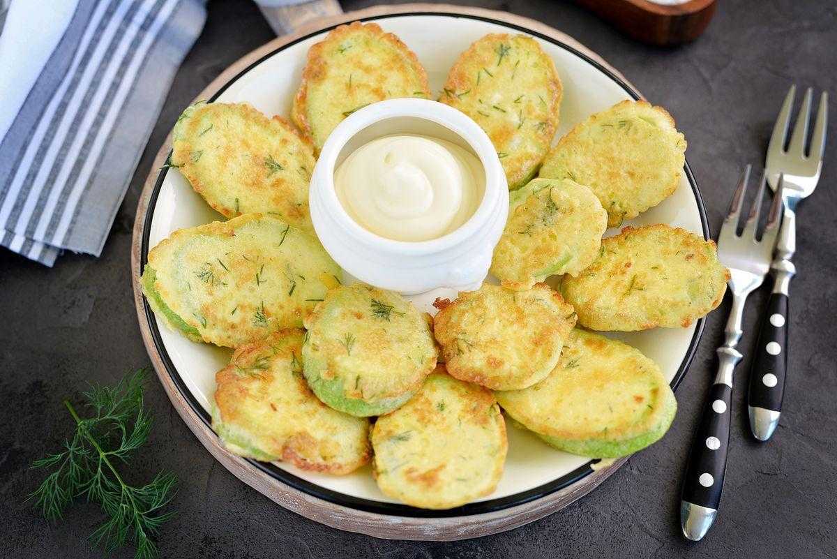 Кабачки жареные на сковороде — 9 рецептов как пожарить кабачки