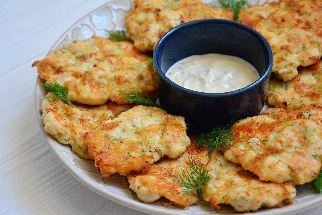 Нежные куриные оладьи – простой и быстрый рецепт по-домашнему