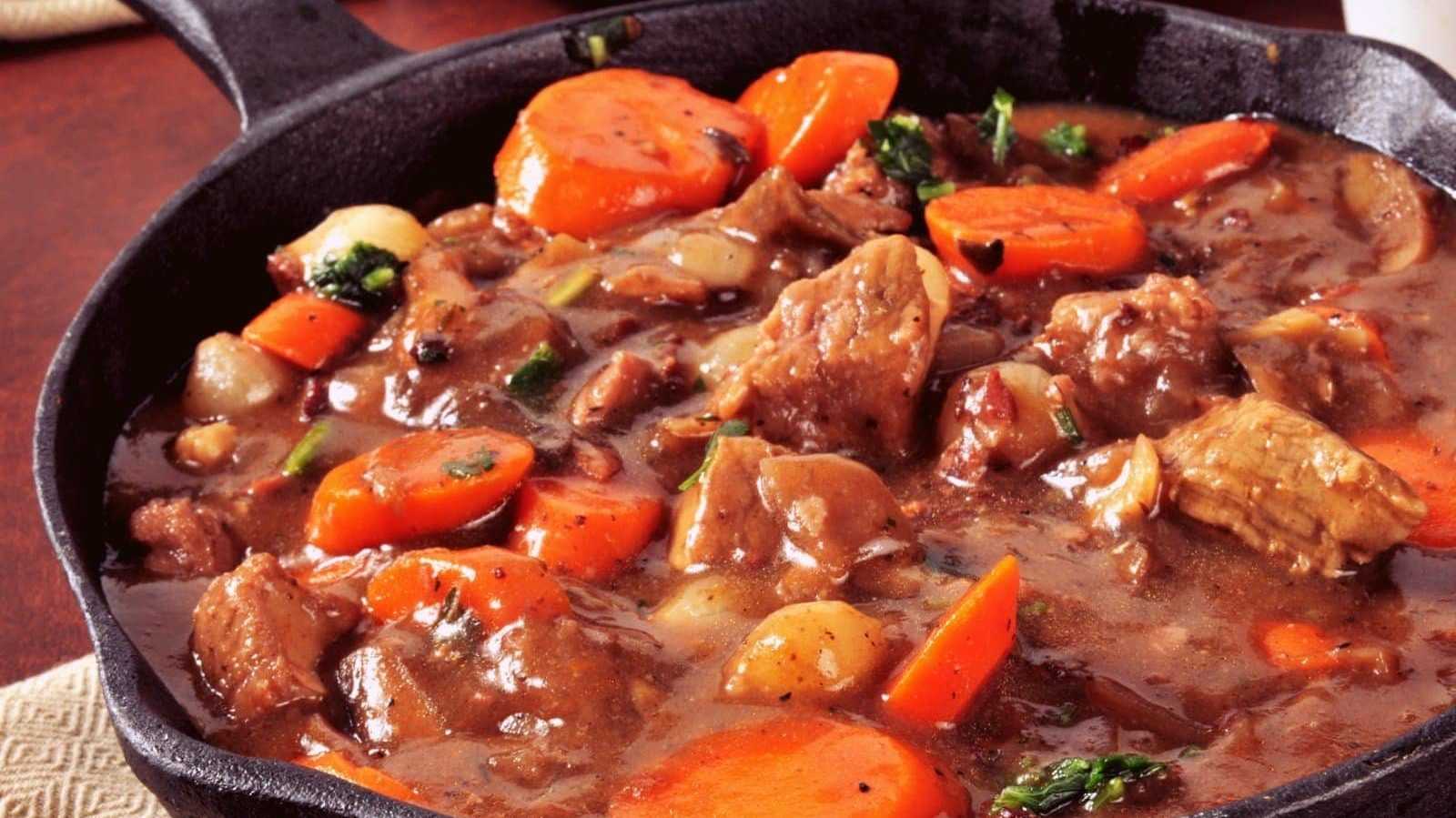 Мясо тушеное в мультиварке: 3 очень вкусных рецепта из говядины