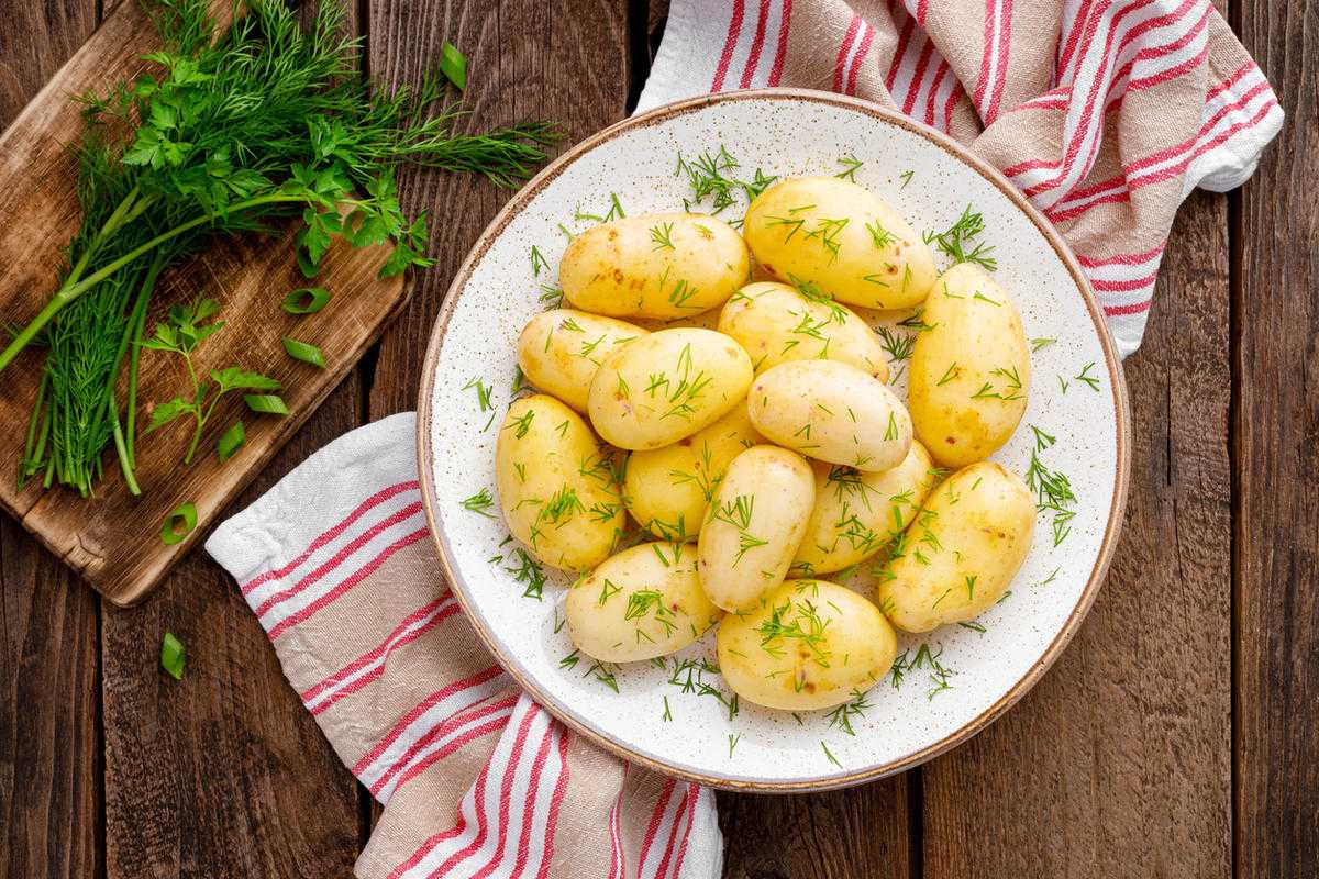 Жареный картофель — простые рецепты приготовления на сковороде