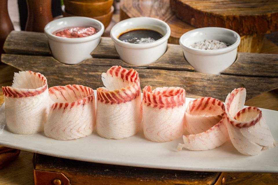 Строганина из мяса, что это такое. это блюдо сейчас называют строганиной, а раньше в старину говорили "струганина". | здоровое питание
