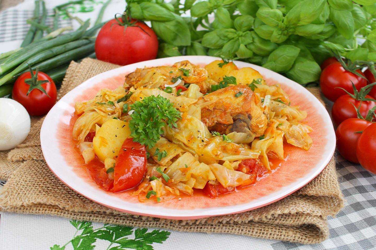 Тушеная картошка с тушенкой. лучшие пошаговые рецепты с фото