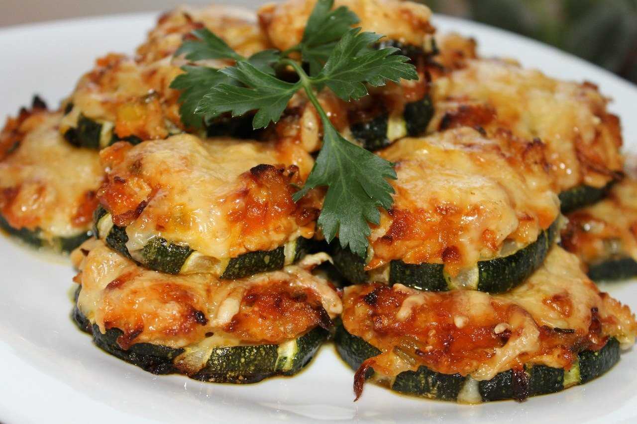 Фаршированные кабачки мясным фаршем, запечённые в духовке. быстро и вкусно!