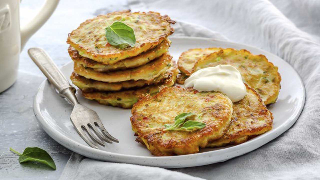Оладьи из кабачков — самые вкусные и простые рецепты