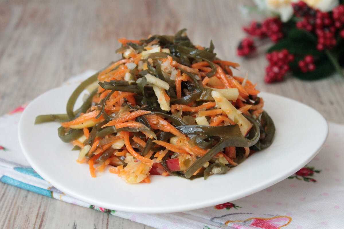 Салат из морской капусты: как приготовить блюдо