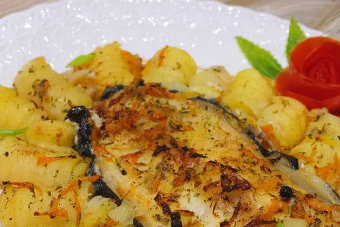 Палтус, запеченный в духовке с картофелем, сыром и овощами: рецепты с фото. палтус, запеченный в фольге и в рукаве.