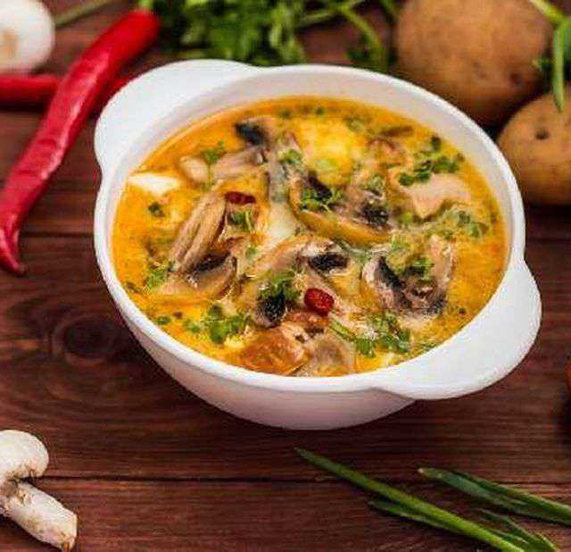 Сырный суп с плавленым сыром и курицей: 4 рецепта с фото
