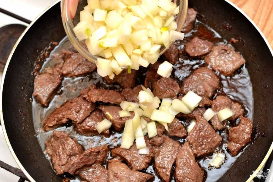 Как приготовить конину на сковороде: вкусное жареное или тушеное мясо - женский сайт