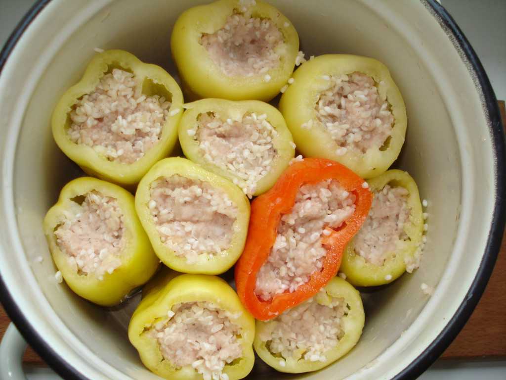 Перец, фаршированный мясом и рисом. 8 вкусных рецептов с фото