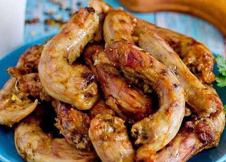Блюда с куриными шеями: 7 домашних вкусных рецептов