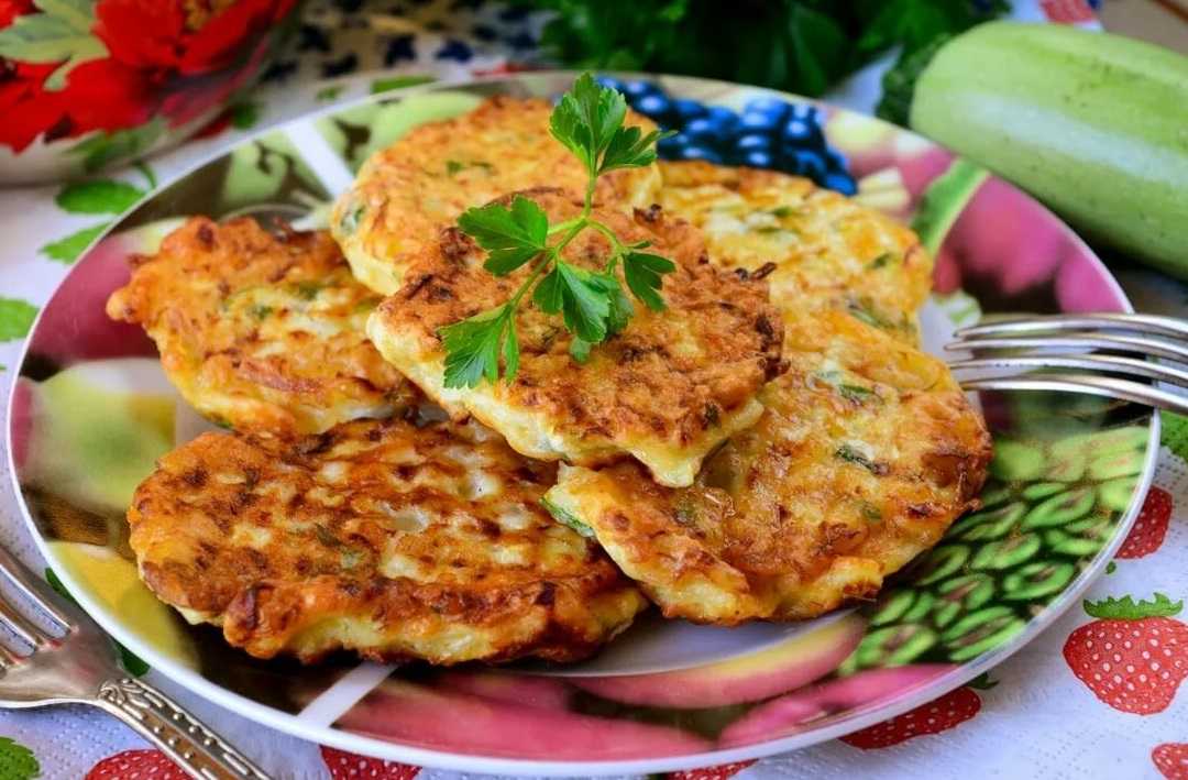 Оладьи из кабачков — 12 самых вкусных рецептов
