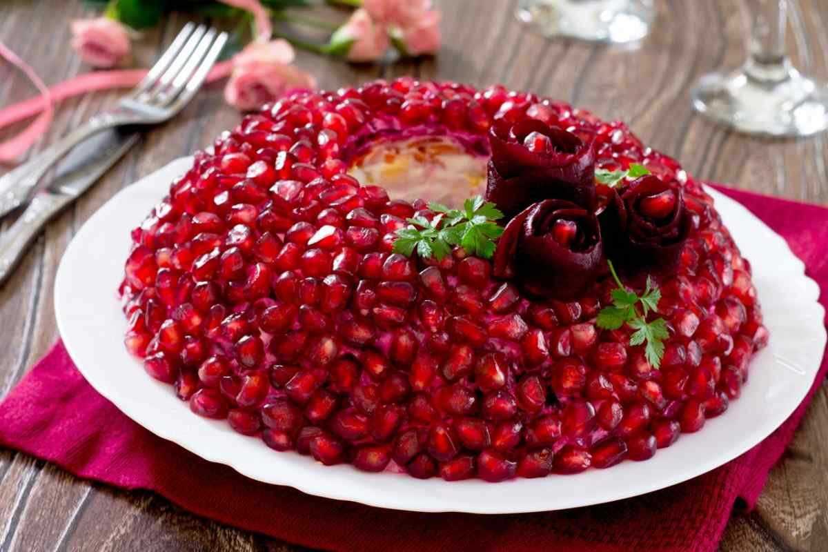 Самые красивые и вкусные салаты с гранатом: 10 лучших рецептов - классические мясные и постные диетические с фотографиями и пошаговым описанием