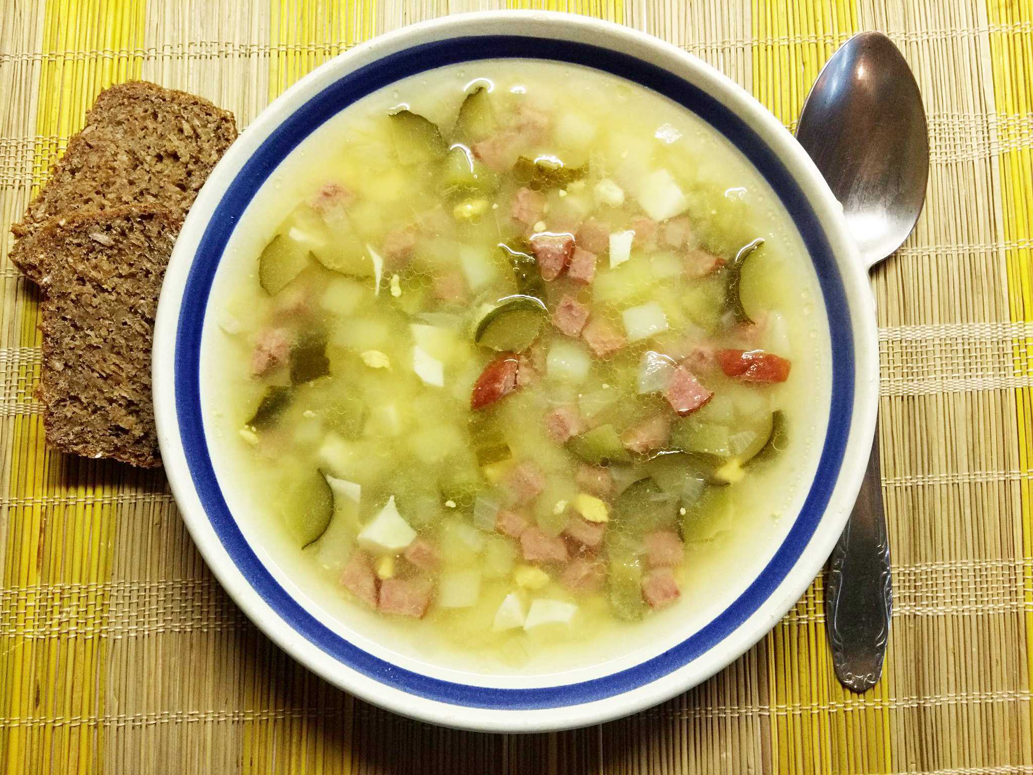 Рассольник — классический рецепт с перловкой и солеными огурцами