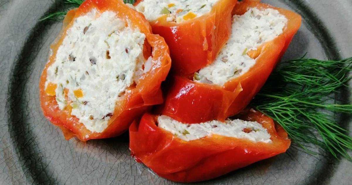 Болгарский перец, фаршированный свининой, грибами и луком. 1000 лучших рецептов котлет, зраз, голубцов и другое рубленое мясо