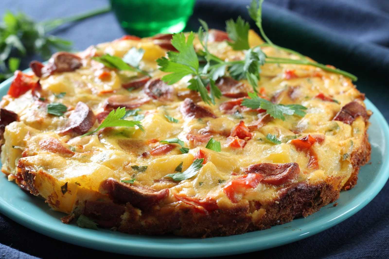 Капуста, тушеная с сосисками: 8 очень вкусных рецептов