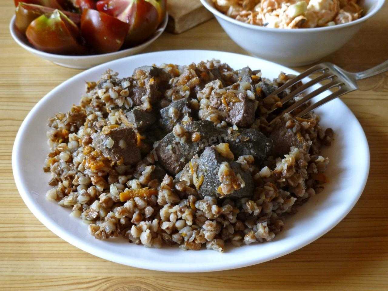 Кукурузная каша с куриной печенью и грибами. запекаем в глиняных горшочках, в духовке и микроволновке