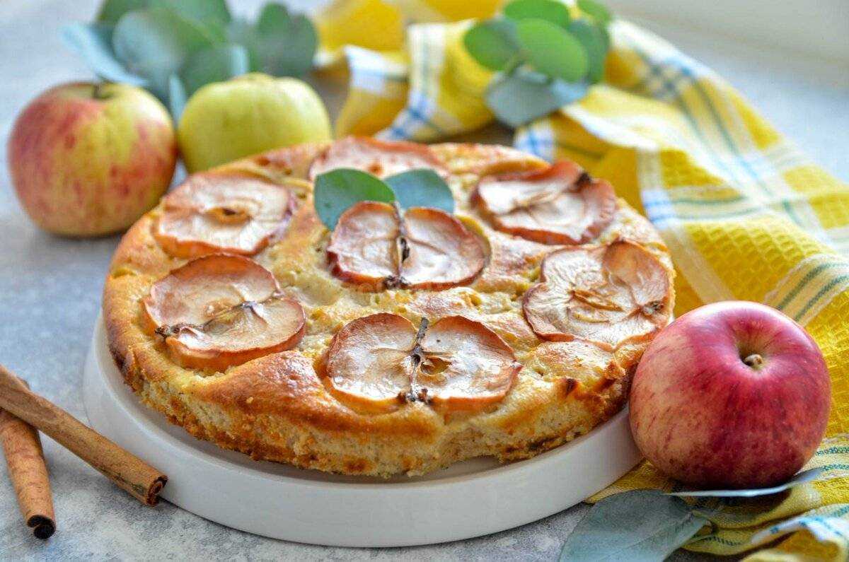 Шарлотка с яблоками в духовке. 13 быстрых и вкусных рецептов пышной шарлотки
