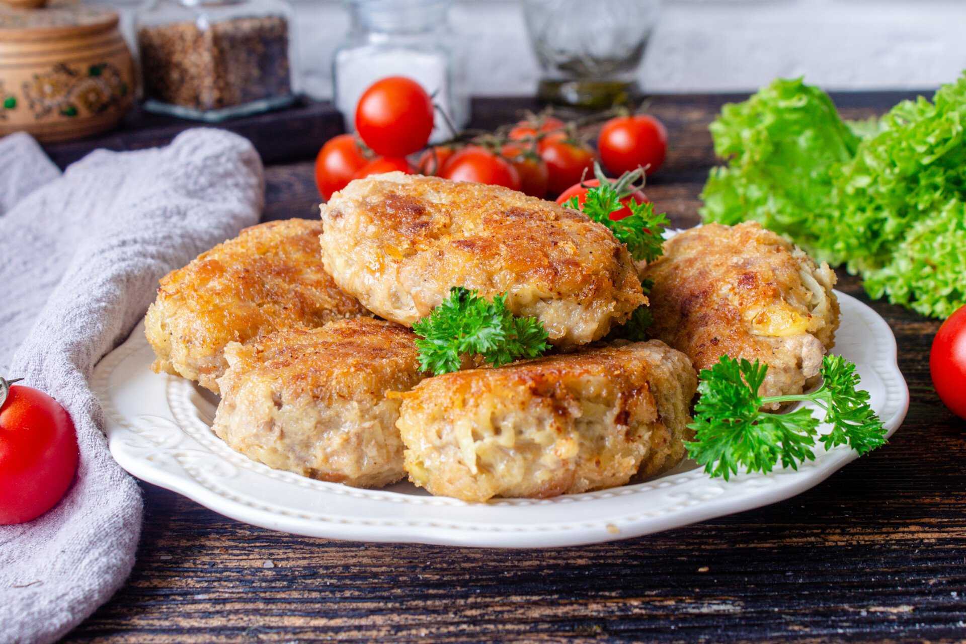 Пышные котлеты из куриного фарша на сковороде
