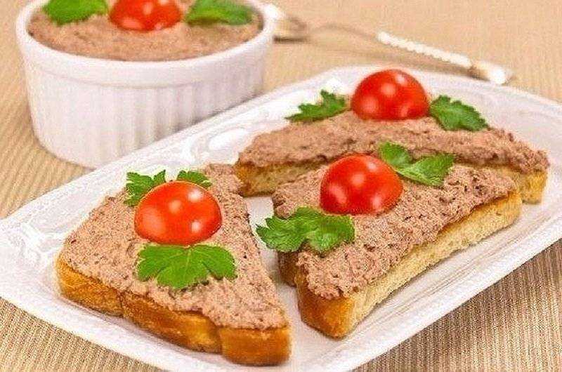 Бутерброды с паштетом из печени индейки. бутерброды с паштетом и яйцом