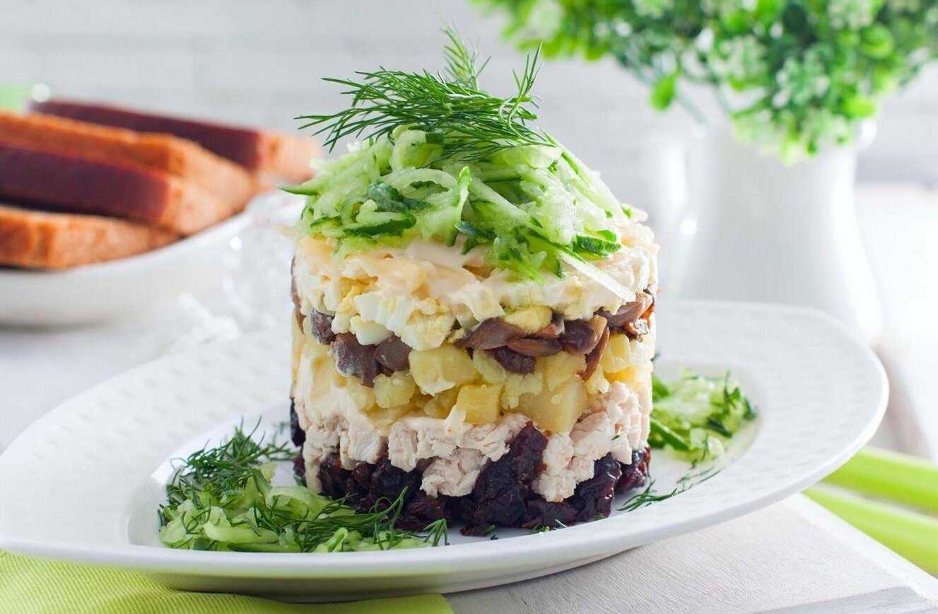 Салаты с копченой курицей: простые и очень вкусные рецепты
