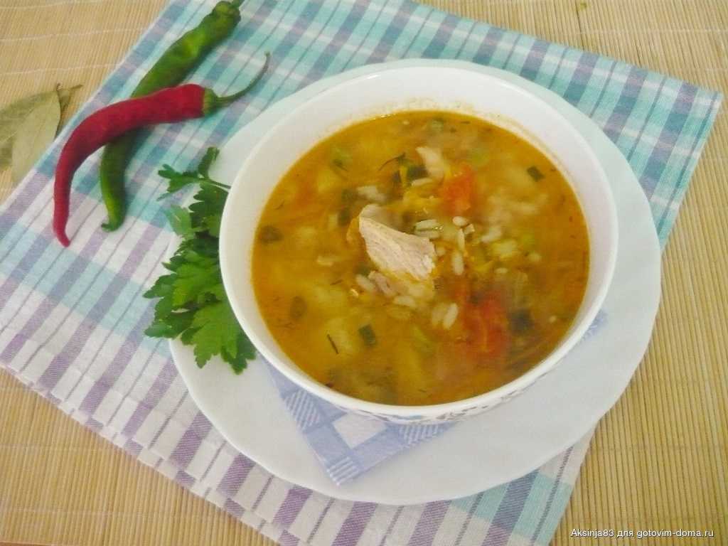 Рассольник с перловкой, свежими огурцами и курицей. пошаговый рецепт с фото — ботаничка