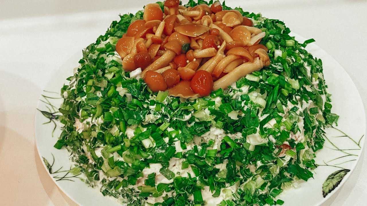 Салат с печенью и луком и морковью: 5 рецептов на любой вкус