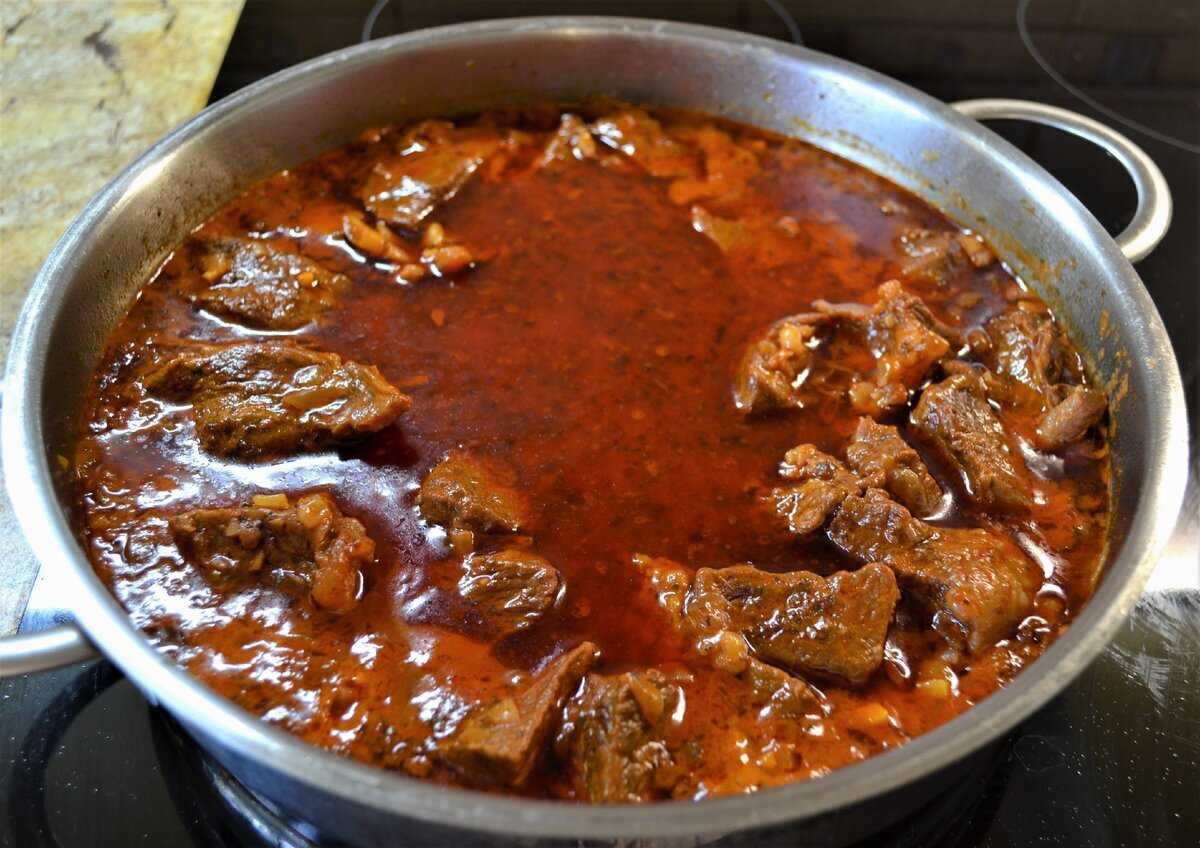Секреты приготовления гуляша из оленины с фото для новичков