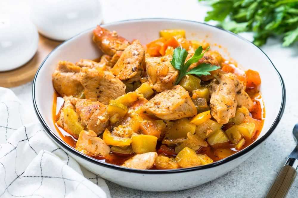 Курица с кабачками в духовке: 8 простых рецептов