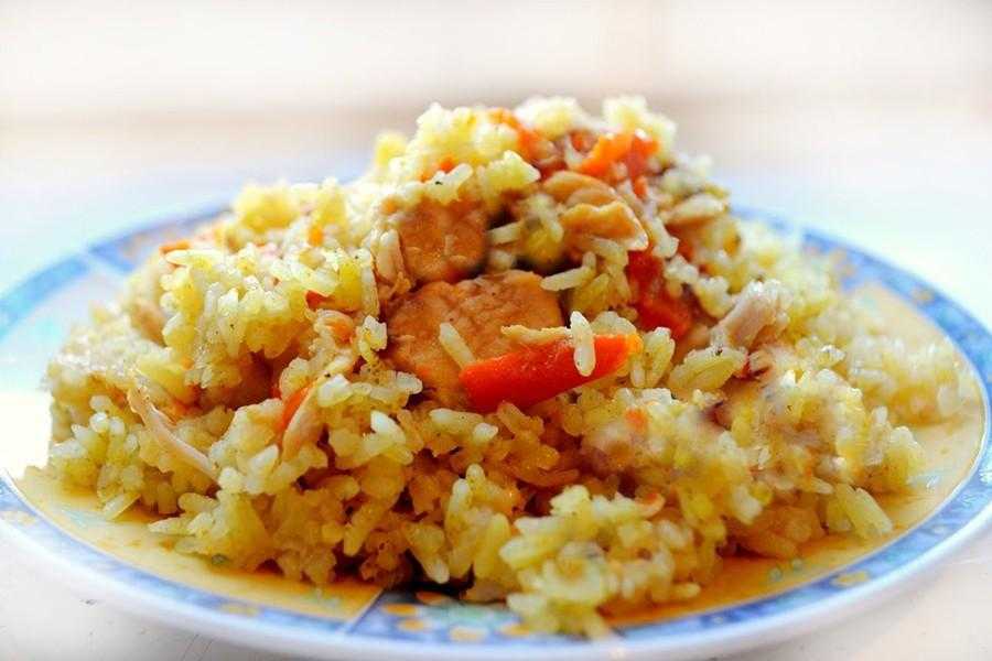 Плов по-узбекски с курицей в казане с рассыпчатым рисом — 2 вкусных рецепта с фото и видео