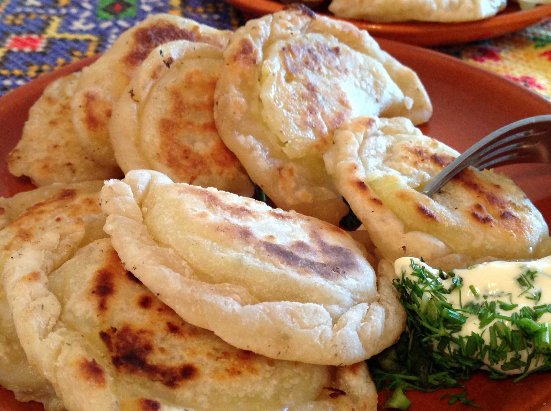 Постные вареники с картошкой и луком – как вкусно приготовить