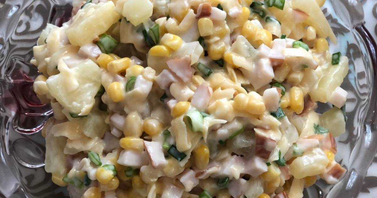 Салат с копчёной курицей и помидорами