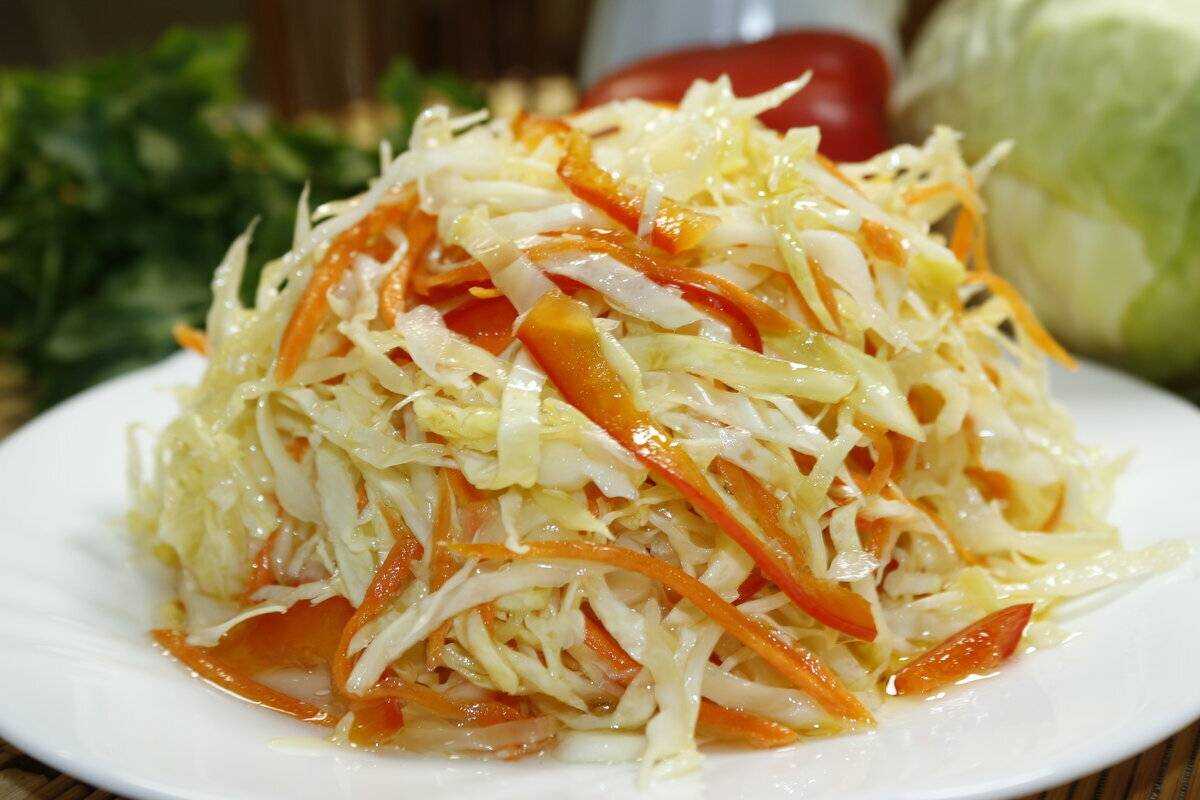 Салат из свежей капусты - 20 вкусных рецептов на каждый день