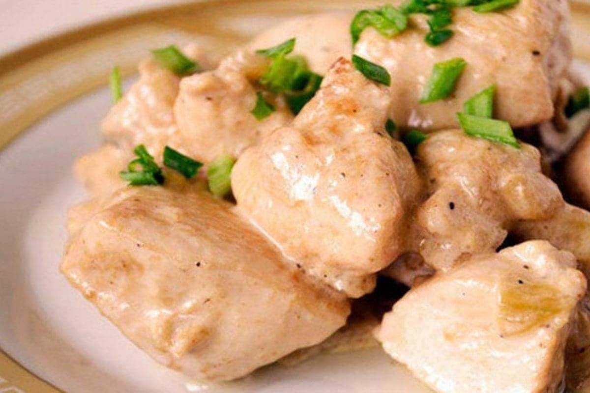 Курица в сметане на сковороде — 7 рецептов