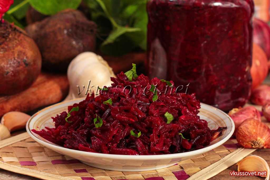Салат из вареной свеклы - простые и вкусные рецепты приготовления диетического блюда с фото