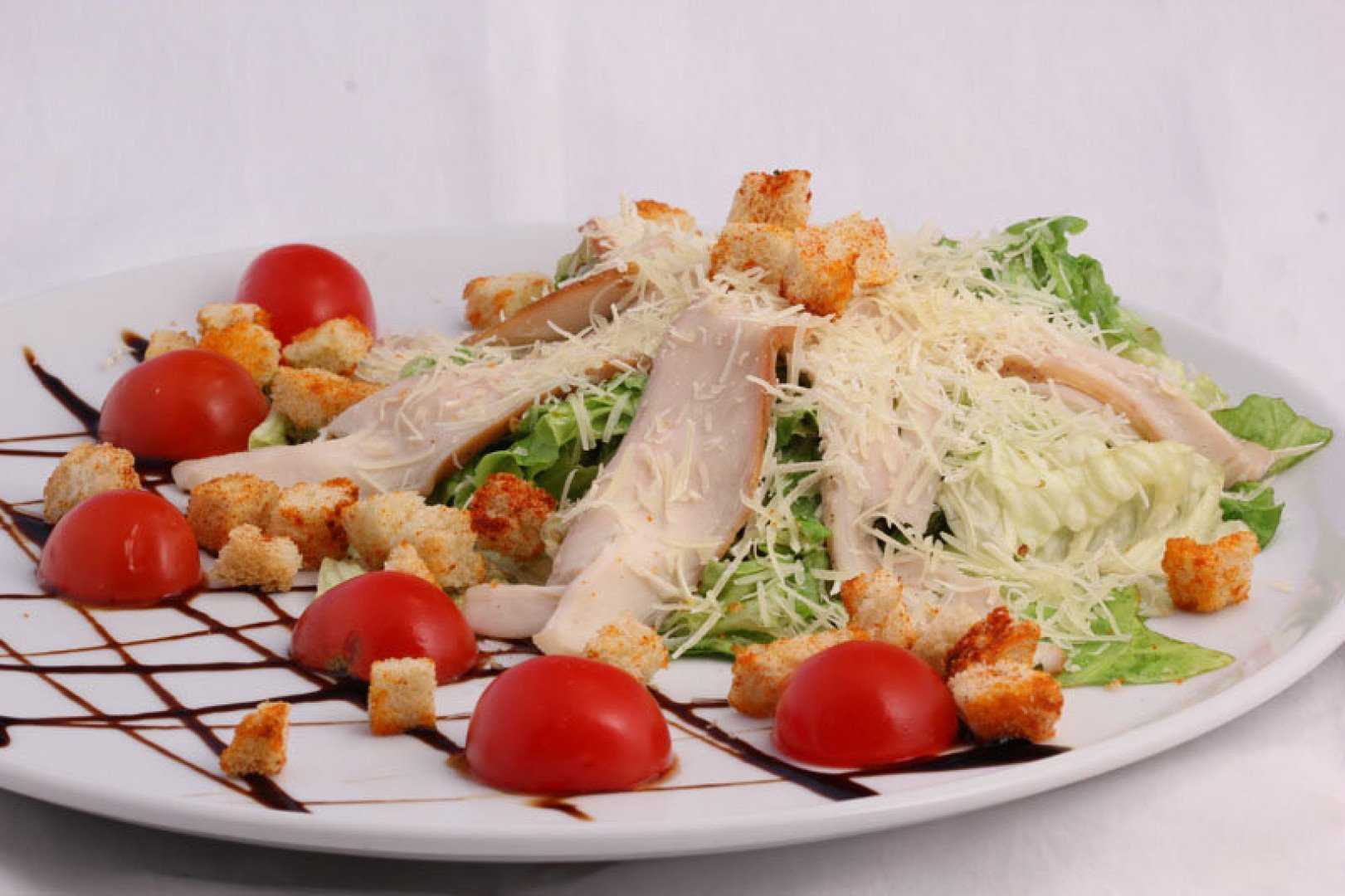 Салаты с курицей: простые и вкусные рецепты салатов из курицы на каждый день или на праздник