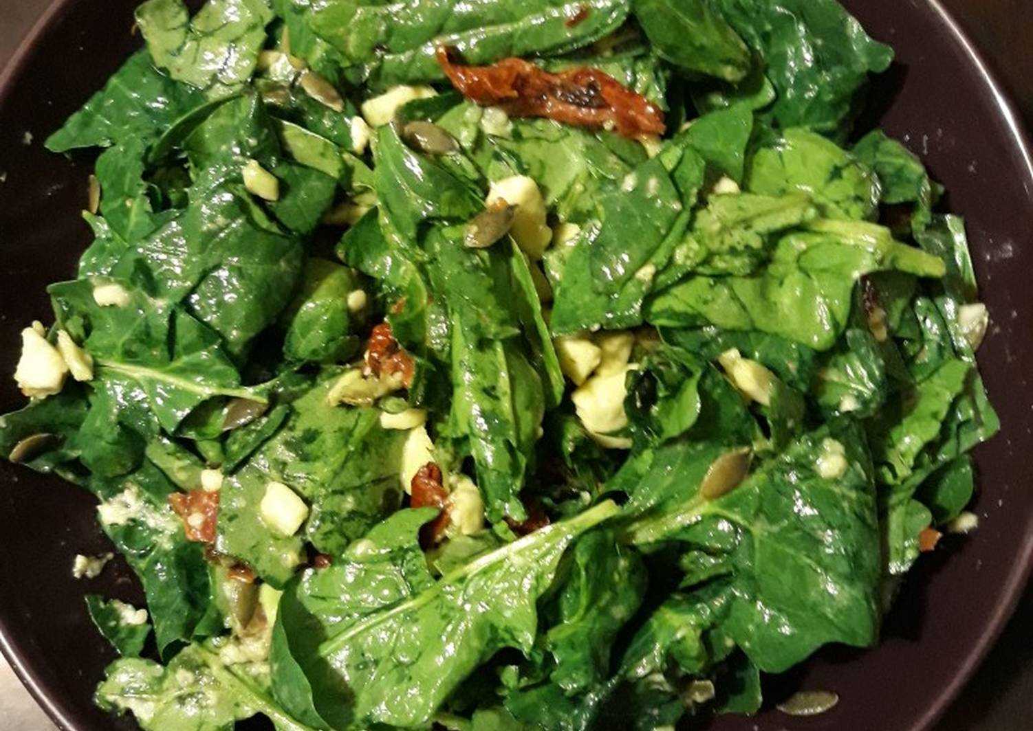 Салат со шпинатом — 6 рецептов на любой вкус