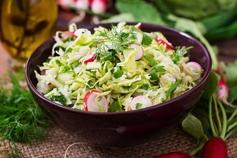 Салаты из свежей капусты: 9 простых и очень вкусных рецептов