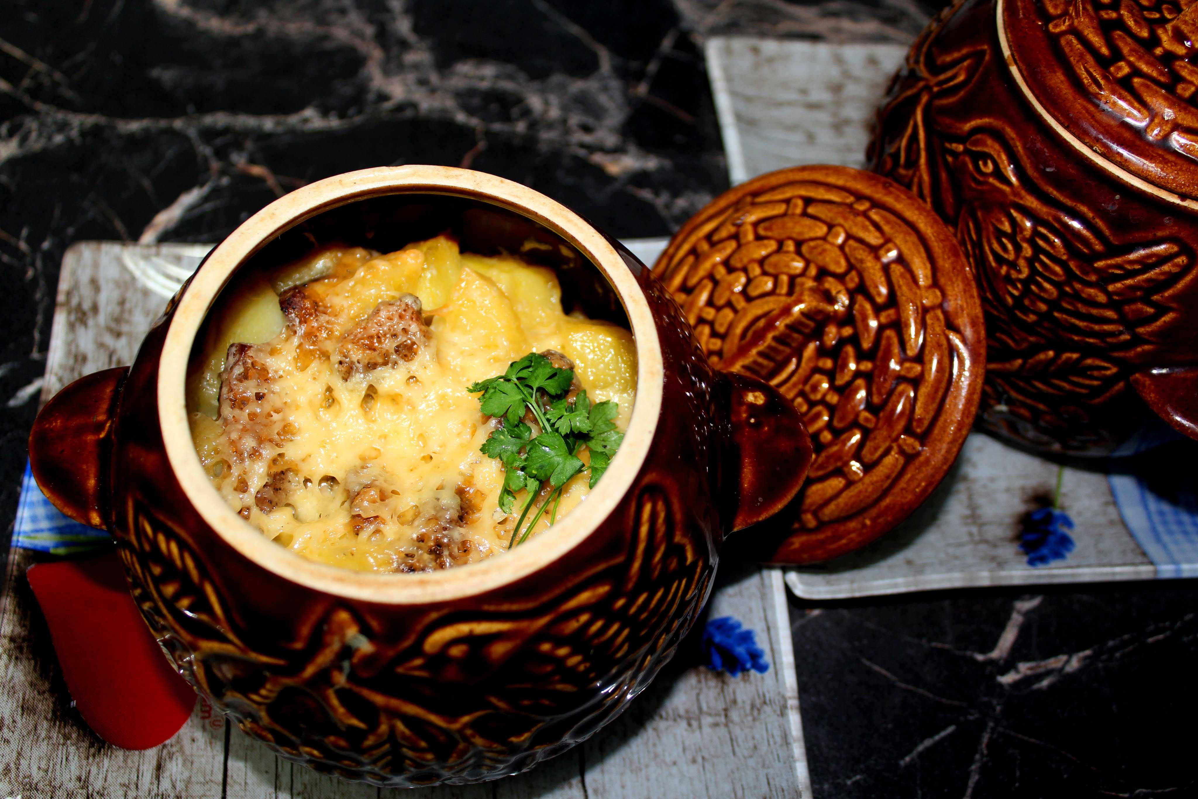 Куриные ножки с картошкой в духовке — самые вкусные рецепты