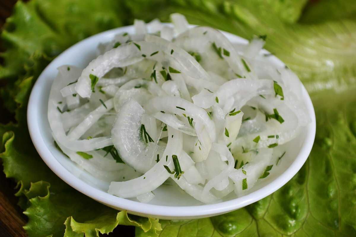 Как замариновать лук - 12 быстрых и вкусных рецептов маринованного лука