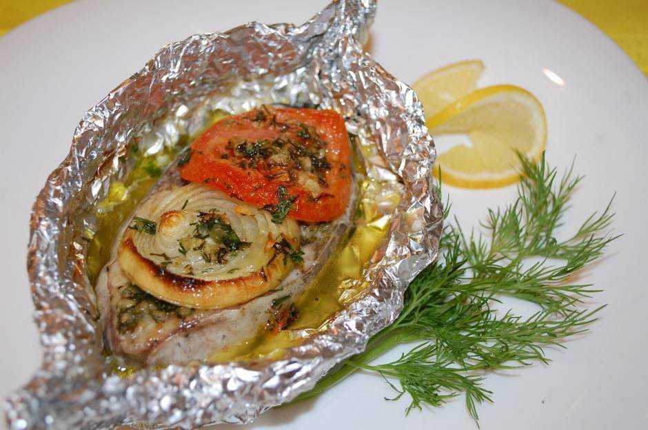 Как приготовить сома в духовке вкусно и быстро?