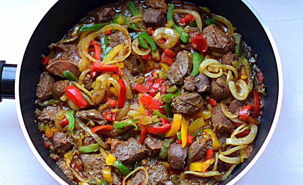 Куриная печень, жареная с луком и морковью - 5 пошаговых фото в рецепте