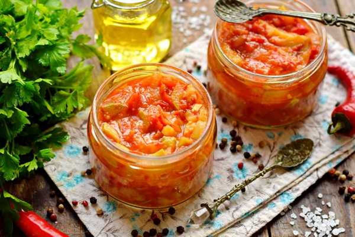 Аджика из кабачков: самые вкусные рецепты на зиму "пальчики оближешь"