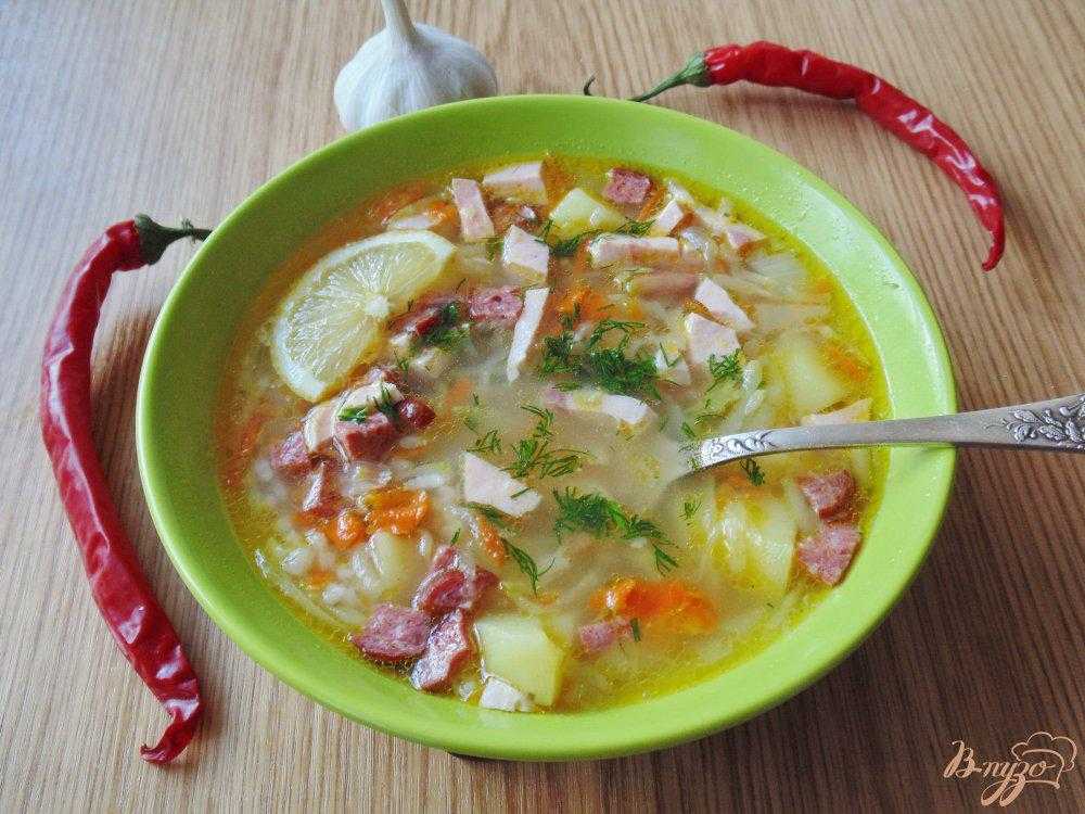Суп рассольник: 2 рецепта с перловкой, рисом и солеными огурцами